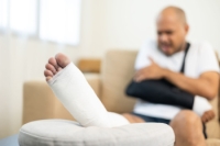 Signs and Causes of Broken Foot Bones